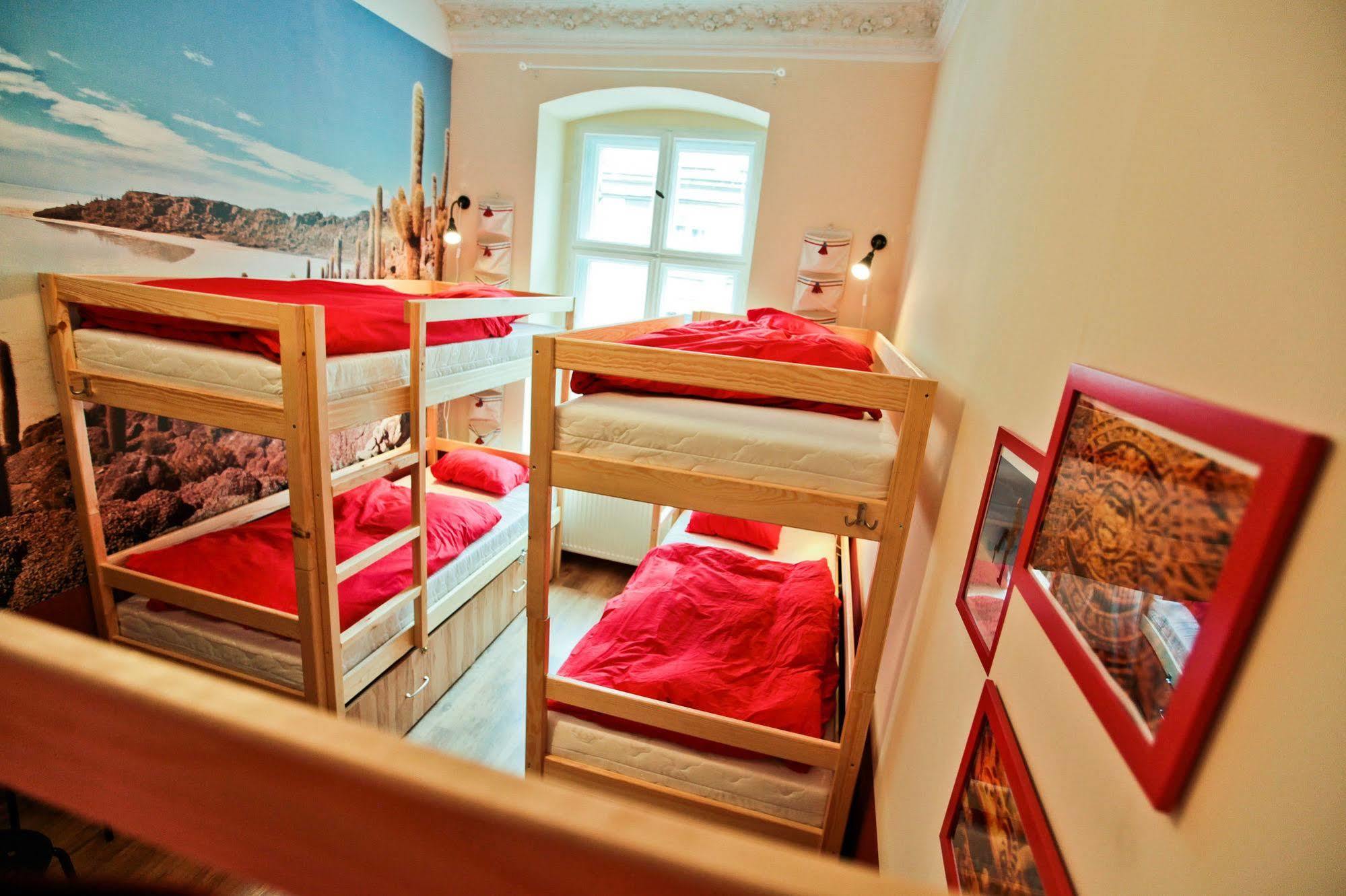 Poco Loco Hostel Poznan Ngoại thất bức ảnh