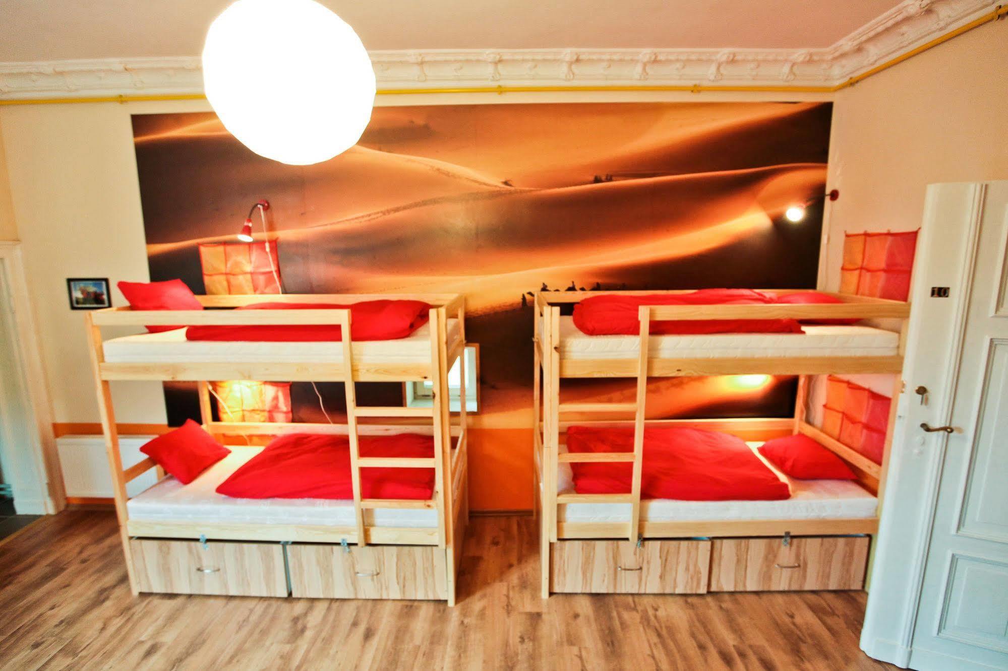 Poco Loco Hostel Poznan Ngoại thất bức ảnh